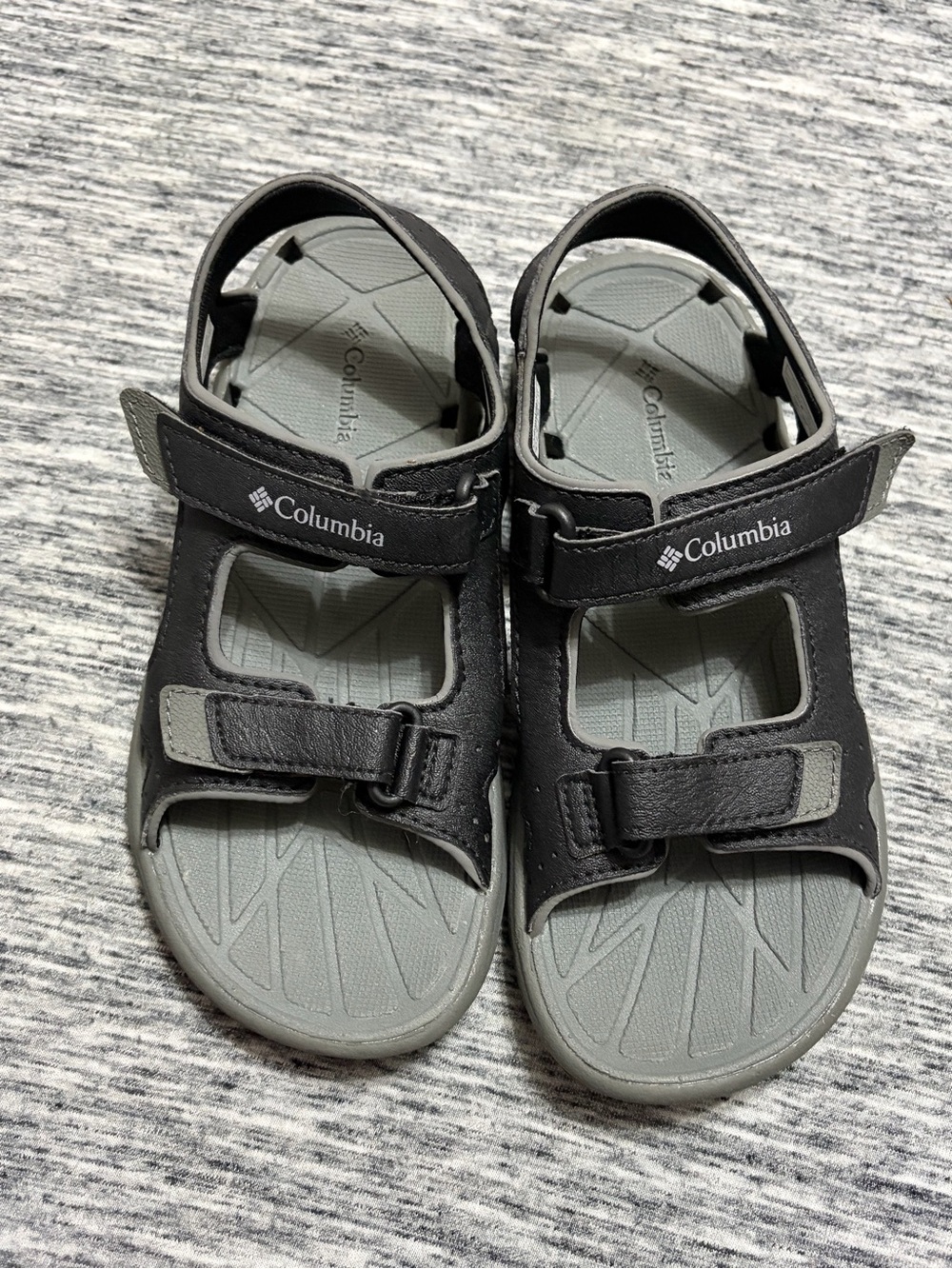 Columbia Boys Velcro Sandals Size 3